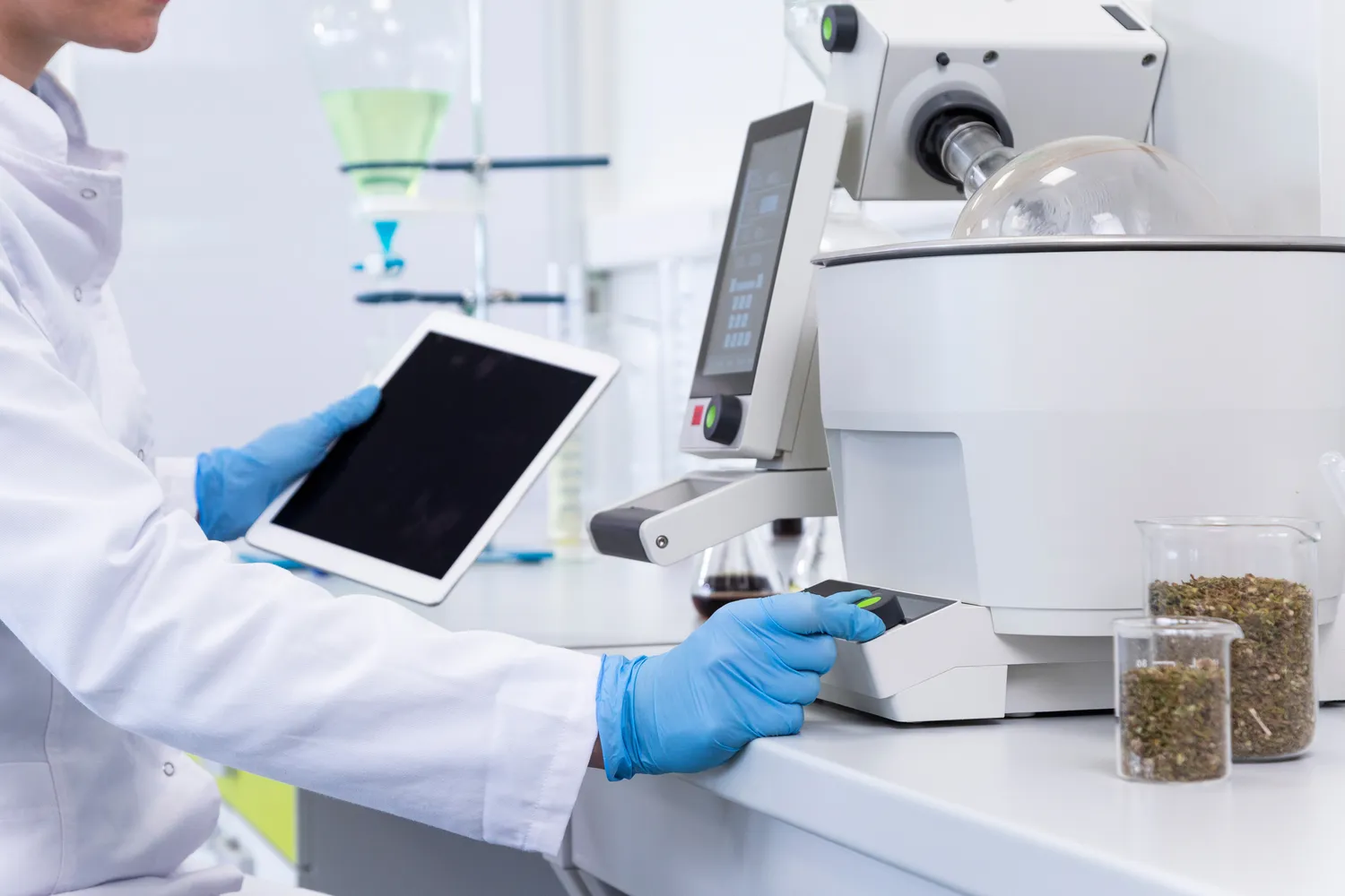 Który przemysł jako pierwszy wprowadził ISO?